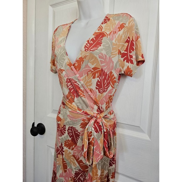 NWT Tori Richard Honolulu Oyster Adrift 100% Silk Wrap Dress Size 6 - Picture 4 of 9